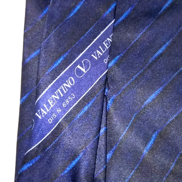 Valentino 100% Silk Navy Stripes Necktie Tie Italy - Picture 9 of 14